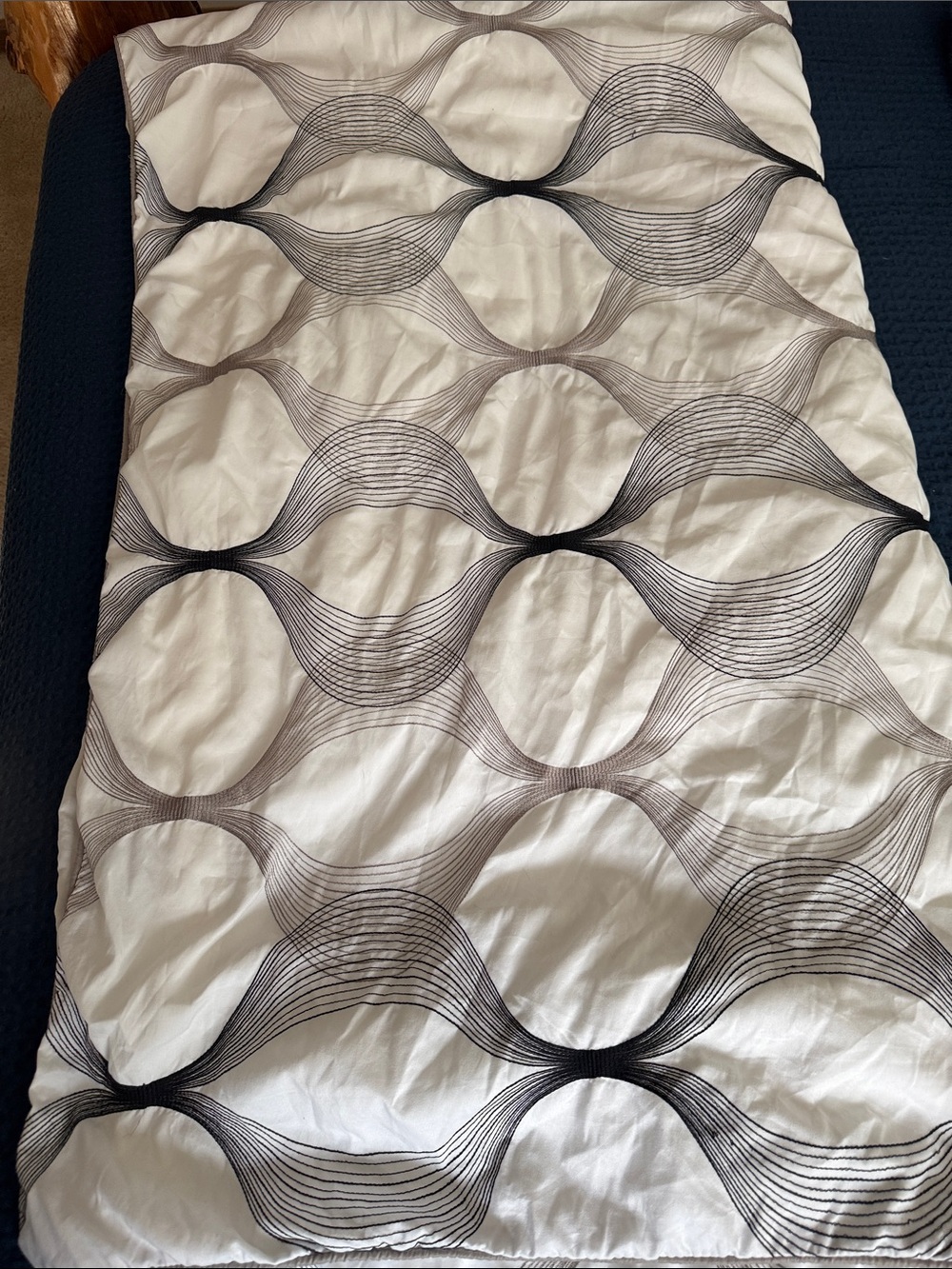 JCPenney Duvet Cover White with Black/Gray Wave Design